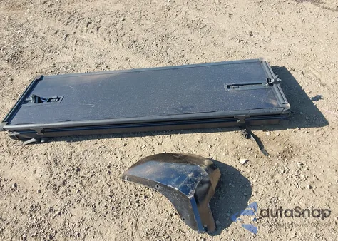 2025 Toyota Tacoma Sr5 4Wd z USA, uszkodzony, nr VIN 3TMLB5JN0SM107628